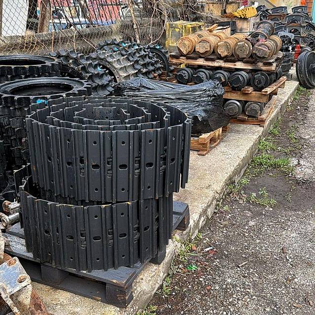 Yerli İş Makinaları depo alanı